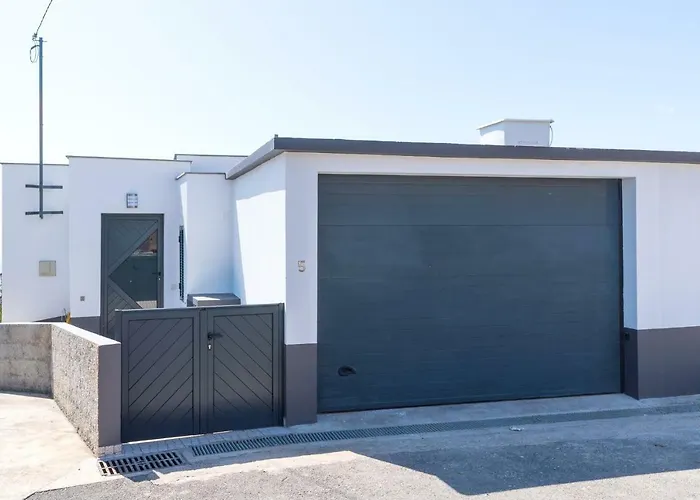 Casa Campos , Modern Two Bedroom House In Loreto